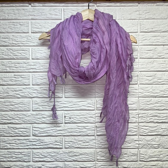 4/$24๐ฆฉ NWOT Thin Pleated Fashion Tassel Scarf - Picture 1 of 5